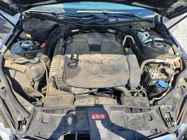 2013 MERCEDES-BENZ E E350 — Engine bay