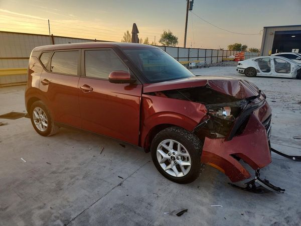 2024 KIA SOUL LX, S — Passenger 3/4