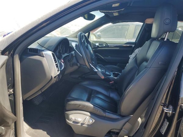 2014 PORSCHE CAYENNE — DENT