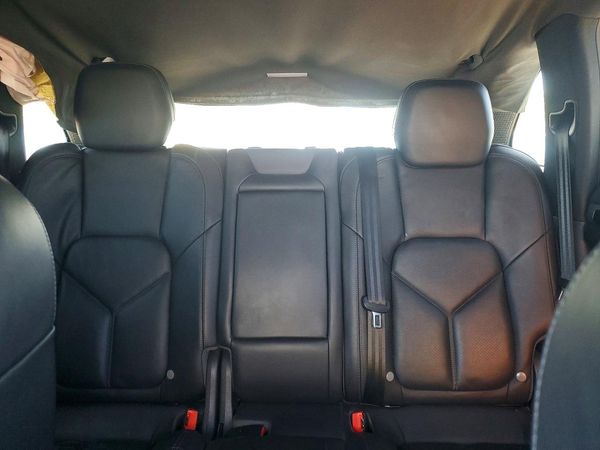 2014 PORSCHE CAYENNE — SUVN