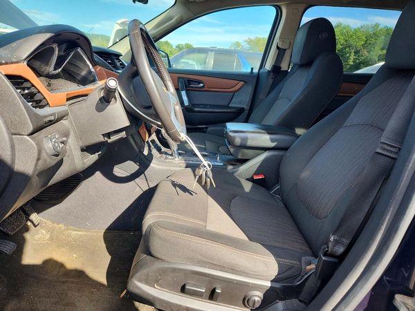 2016 CHEVROLET TRAVERSE 1LT — DENT