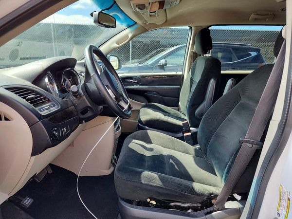 2016 DODGE GRAND CARAVAN SE — DENT