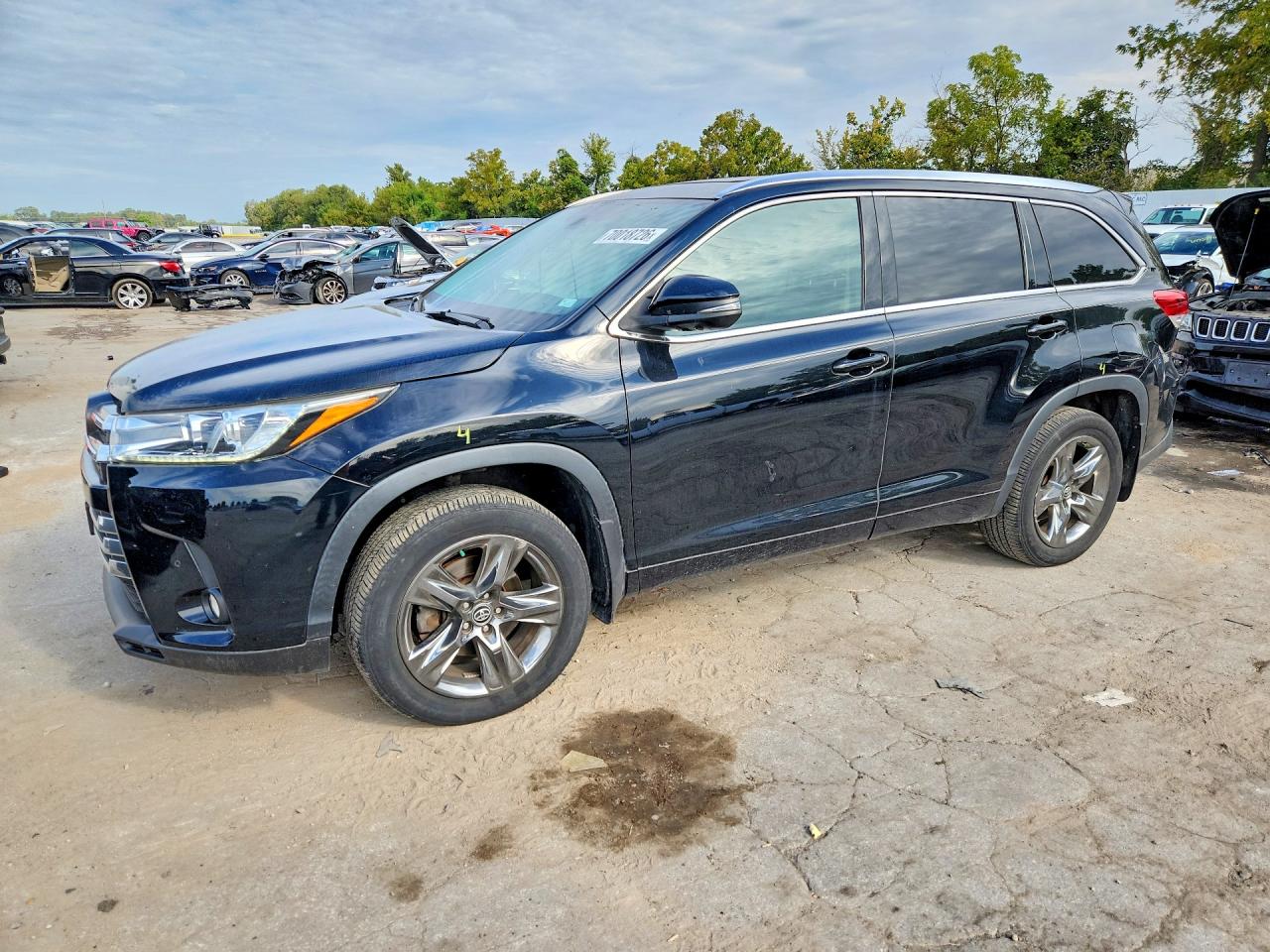 2017 TOYOTA HIGHLANDER Ltd/Ltd Platinum — Front 3/4