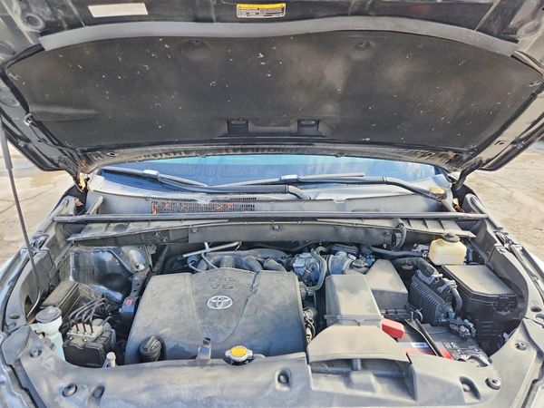 2017 TOYOTA HIGHLANDER Ltd/Ltd Platinum — Engine bay