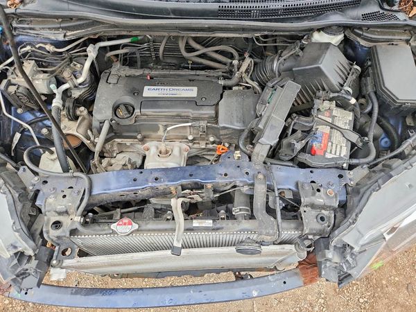 2015 HONDA CRV LX — Engine bay