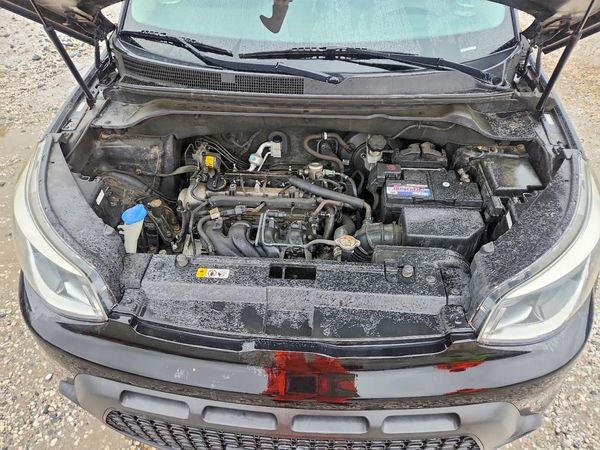 2016 KIA SOUL Plus — Engine bay