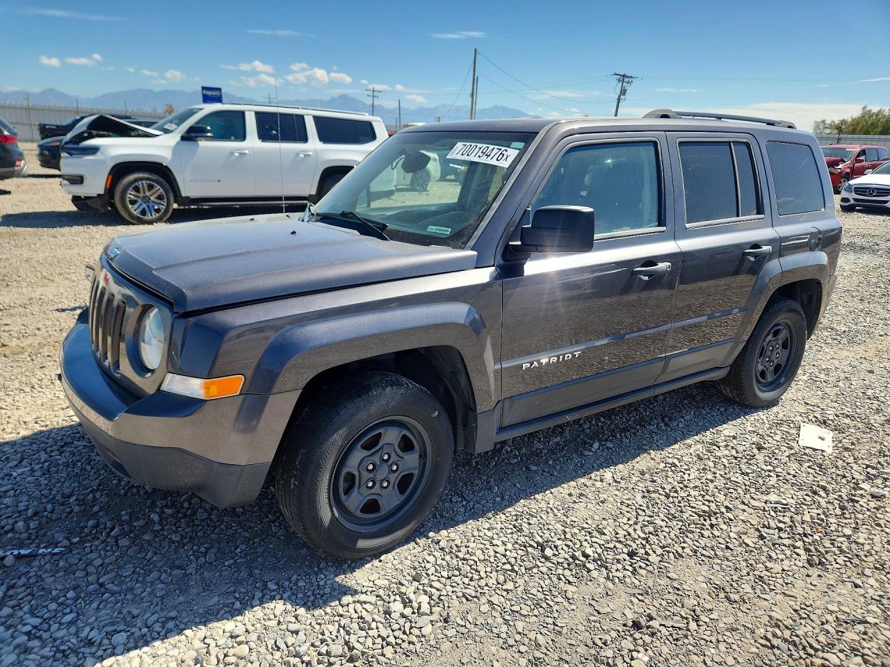 2016 JEEP PATRIOT Sport — Front 3/4
