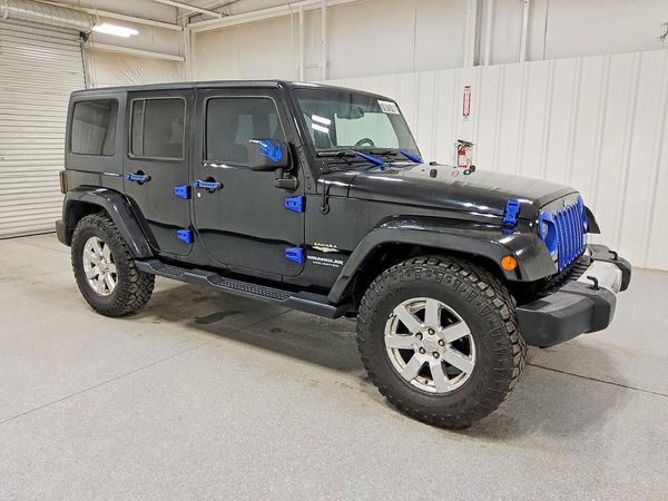2015 JEEP WRANGLER UNLIMITED Sahara — Passenger 3/4