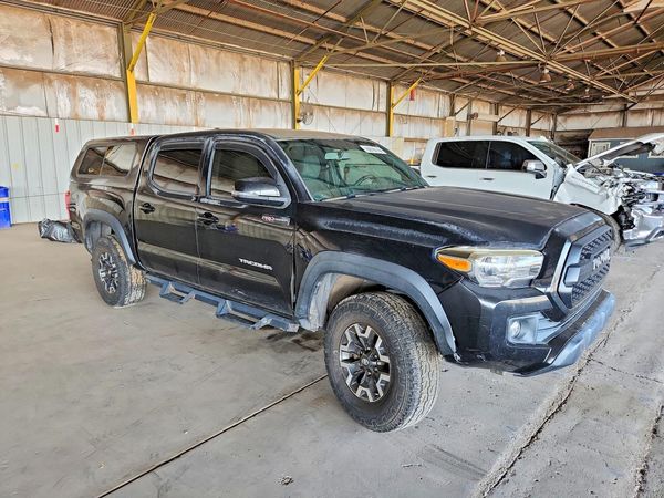 2017 TOYOTA TACOMA — Passenger 3/4