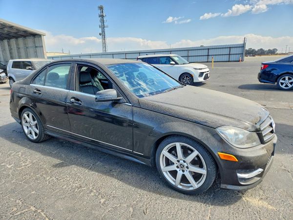 2014 MERCEDES-BENZ C C250 — Passenger 3/4