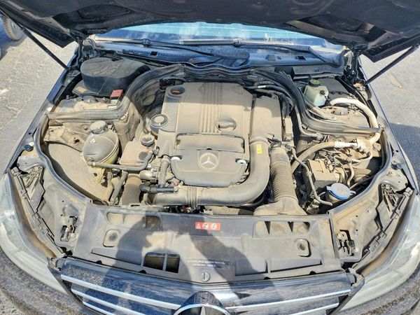 2014 MERCEDES-BENZ C C250 — Engine bay
