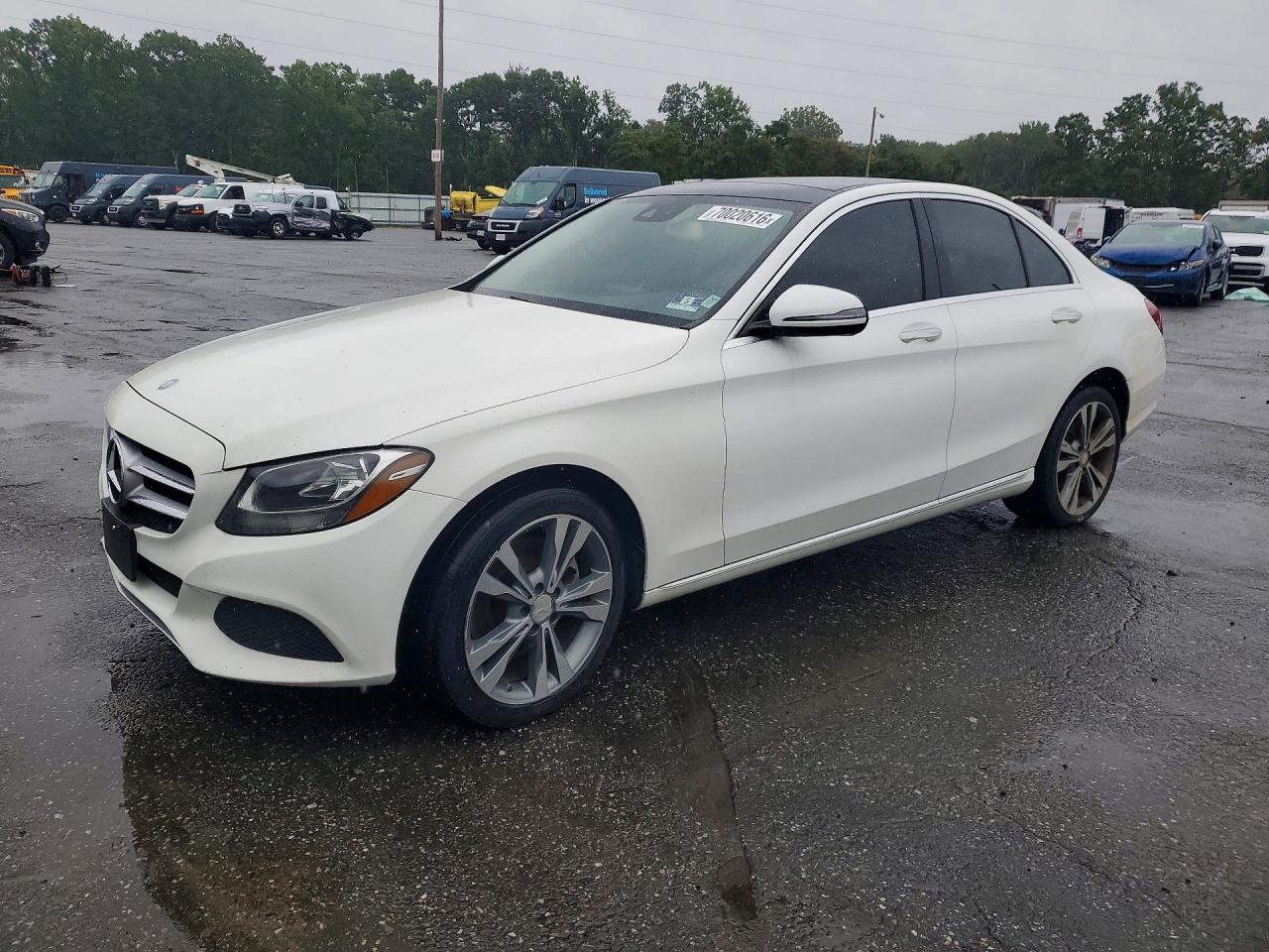 2017 MERCEDES-BENZ C C300-4M — Front 3/4
