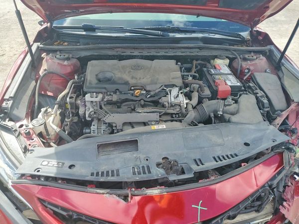 2018 TOYOTA CAMRY L/LE/SE/XLE — Engine bay