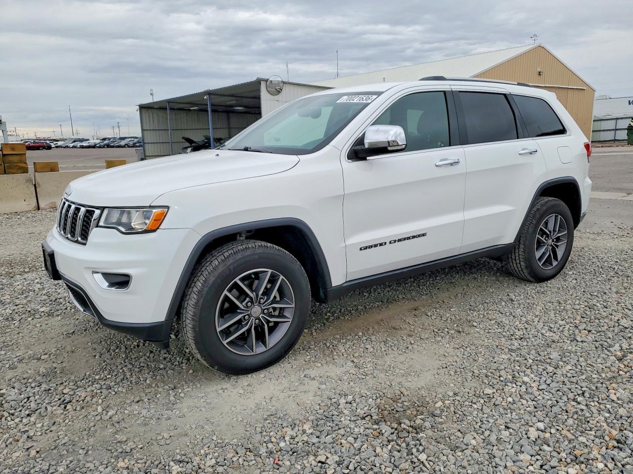 2018 JEEP GRAND CHEROKEE Limited — Front 3/4