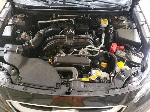 2022 SUBARU OUTBACK Touring — Engine bay