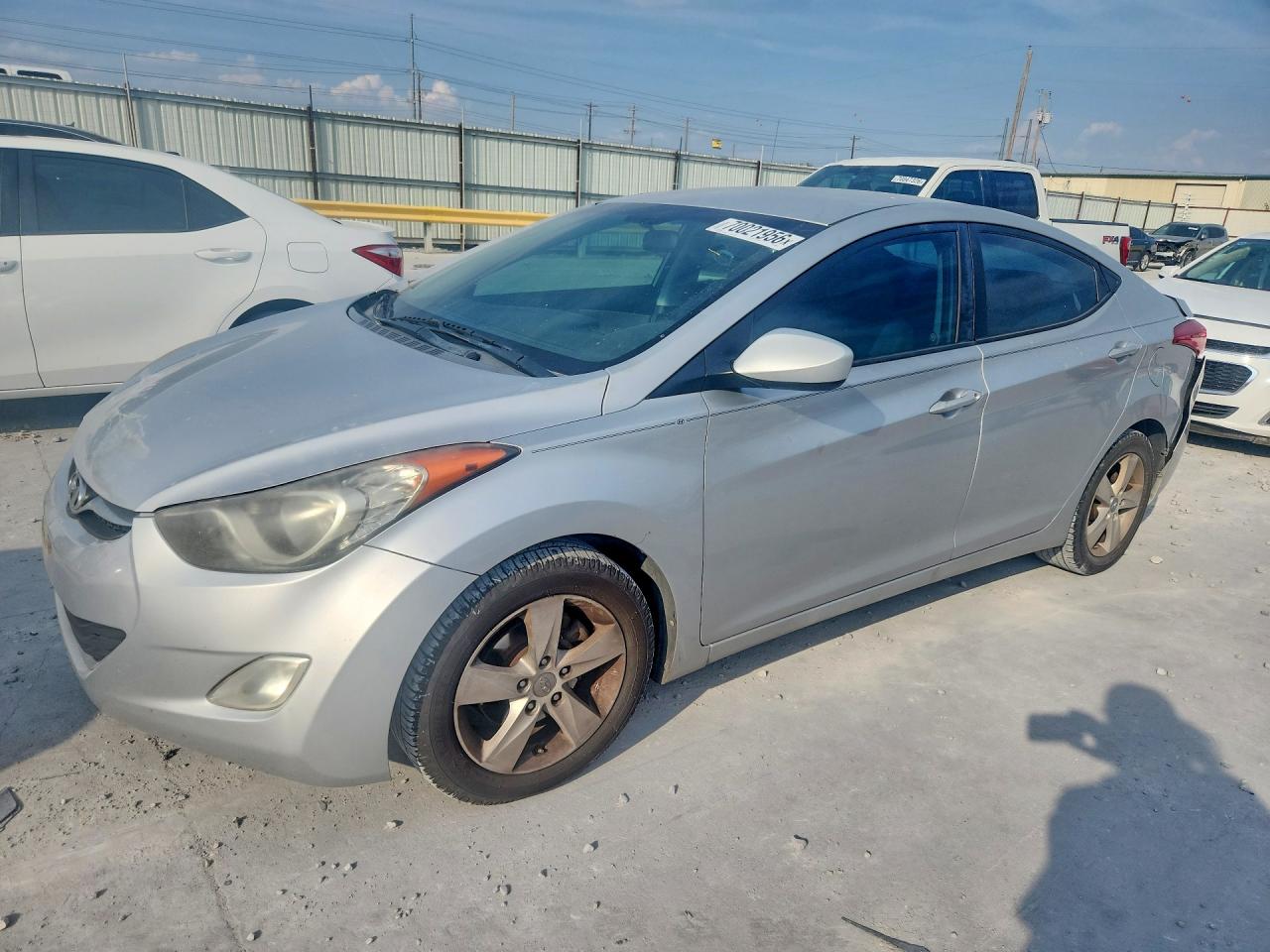 2012 HYUNDAI ELANTRA GLS(Middle grade) — Front 3/4