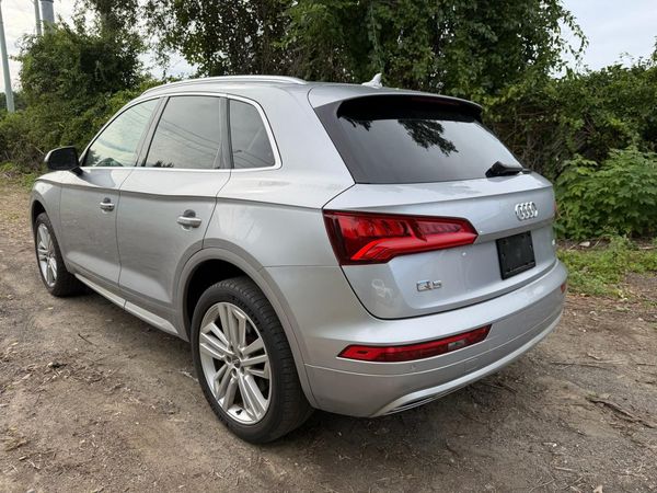 2018 AUDI Q5 quattro Prestige