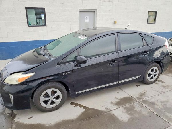 2012 TOYOTA PRIUS — DSFA — Front 3/4