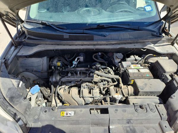 2016 KIA SOUL Plus — Engine bay
