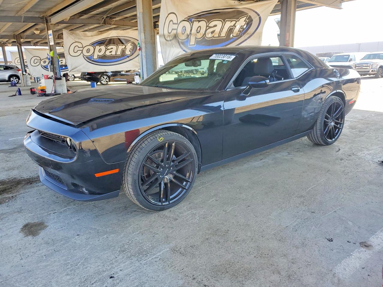 2016 DODGE CHALLENGER SXT — Front 3/4
