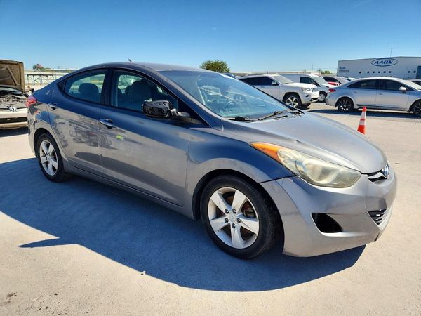 2013 HYUNDAI ELANTRA — Passenger 3/4