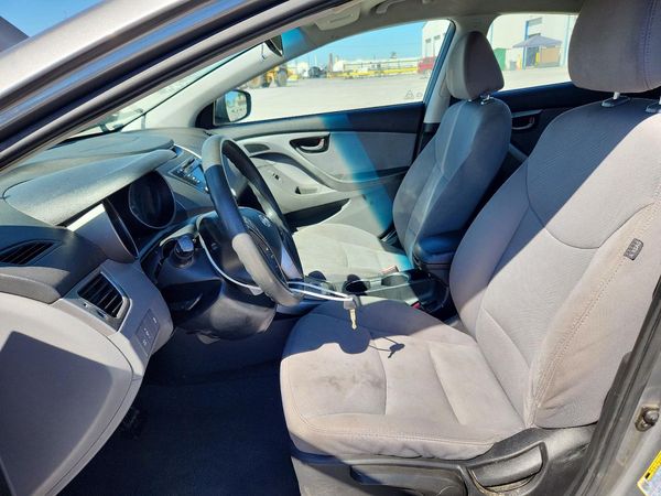 2013 HYUNDAI ELANTRA — DENT