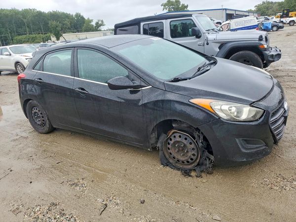 2016 HYUNDAI ELANTRA — Passenger 3/4