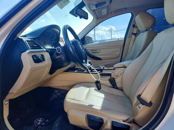 2014 BMW 320 SA — DENT