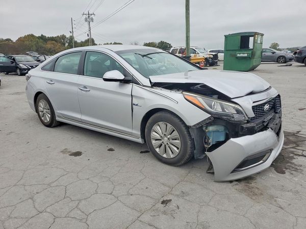 2016 HYUNDAI SONATA GL (Middle-Low) — Passenger 3/4