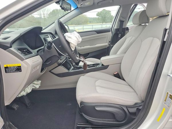 2016 HYUNDAI SONATA GL (Middle-Low) — DENT