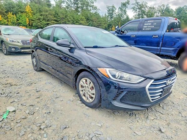 2017 HYUNDAI ELANTRA SE Base — Passenger 3/4