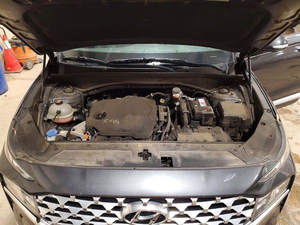 2021 HYUNDAI SANTA FE SEL w/ Premium Pkg — Engine bay
