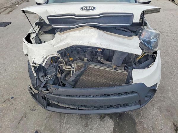 2019 KIA SOUL Base — Engine bay