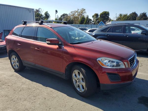 2013 VOLVO XC60 — Passenger 3/4