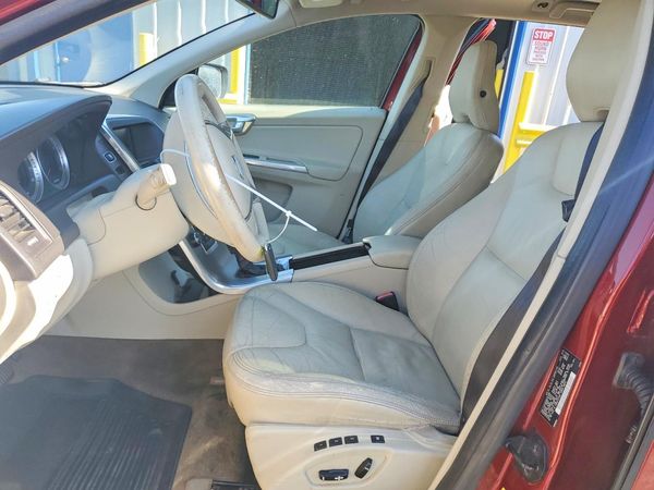 2013 VOLVO XC60 — DENT