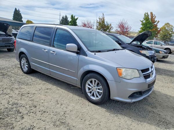2014 DODGE GRAND CARAVAN SXT — Passenger 3/4