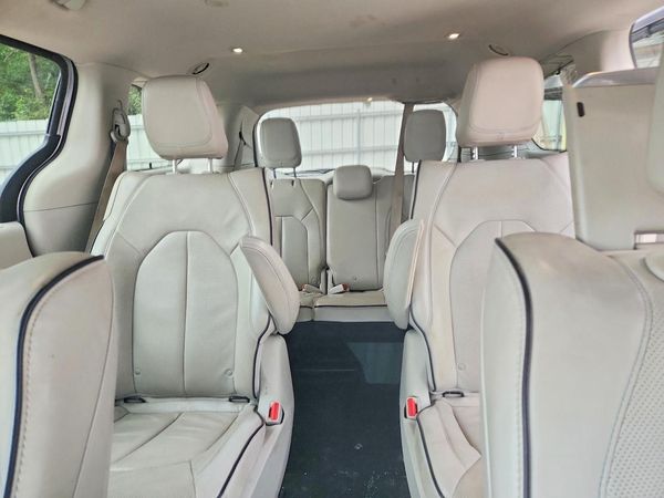 2018 CHRYSLER PACIFICA Limited — SUVN