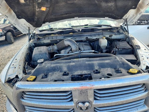 2013 RAM 2500 Powerwagon — Engine bay