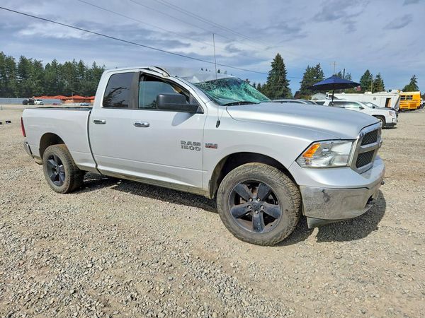 2016 RAM 1500 SLT — Passenger 3/4