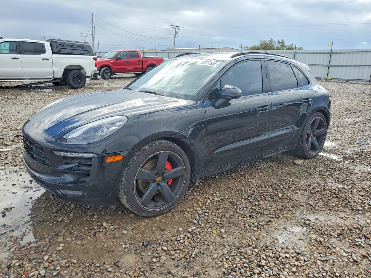 2017 PORSCHE MACAN — Front 3/4