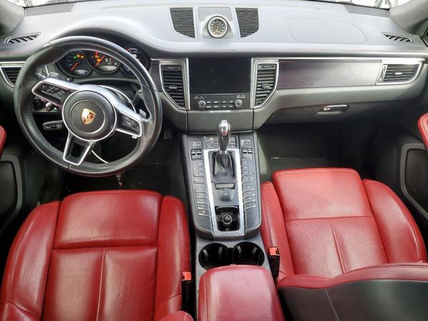 2017 PORSCHE MACAN — CKPT