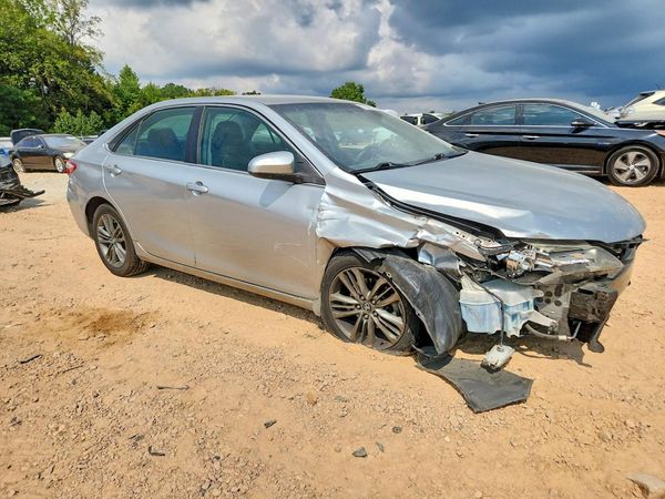 2017 TOYOTA CAMRY LE/SE/XLE/XSE — Passenger 3/4