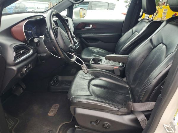 2019 CHRYSLER PACIFICA Touring L Plus — DENT
