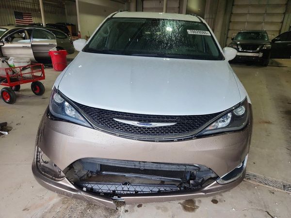 2018 CHRYSLER PACIFICA Touring L — DIRF