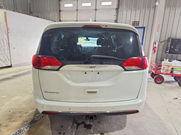 2018 CHRYSLER PACIFICA Touring L — DIRR