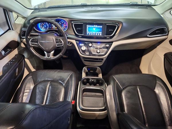 2018 CHRYSLER PACIFICA Touring L — CKPT