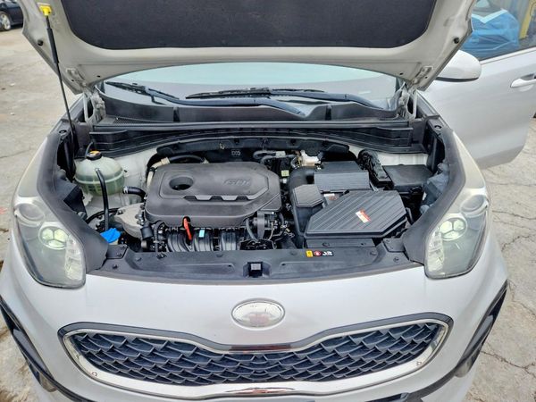 2020 KIA SPORTAGE LX — Engine bay