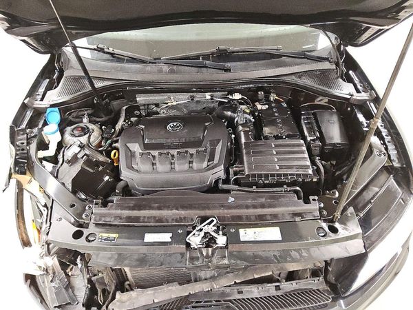 2021 VOLKSWAGEN TIGUAN S — Engine bay