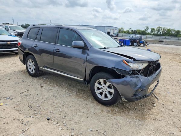 2013 TOYOTA HIGHLANDER Base/Hybrid — Passenger 3/4