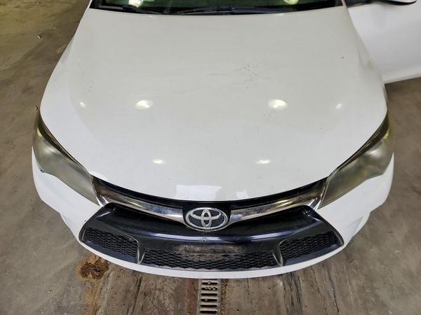 2016 TOYOTA CAMRY — Engine bay